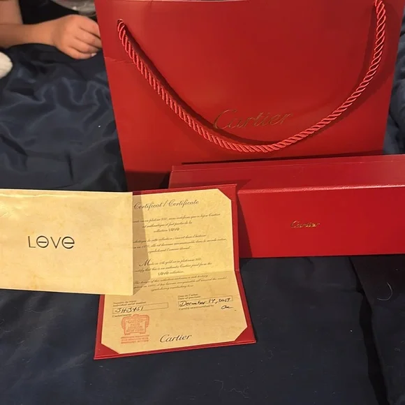 Cartier Gold Interlocking Rings Bracelet with Delicate Chain - Picture 12 of 12